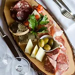 La Cisterna 3*