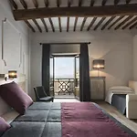 La Cisterna Hotel