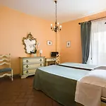Hotel La Cisterna 3*