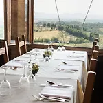 La Cisterna 3*