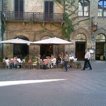 La Cisterna 3*