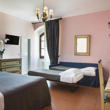 La Cisterna 3*