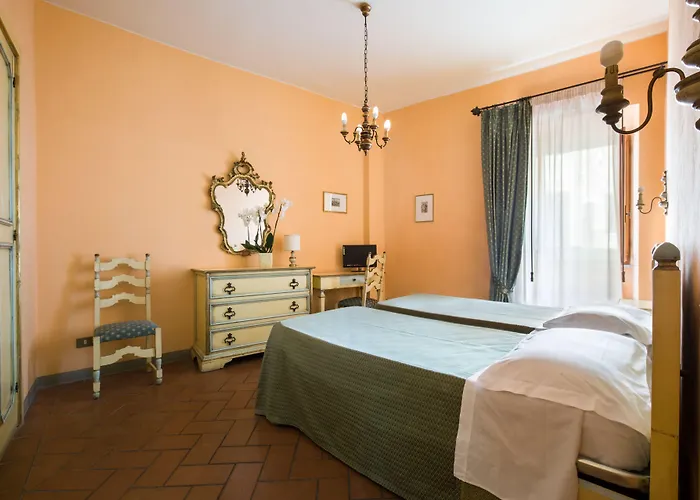 Hotel La Cisterna 3*