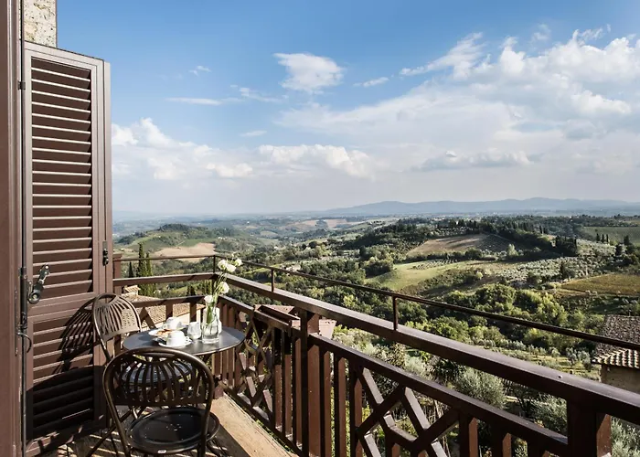 Hotel La Cisterna 3*