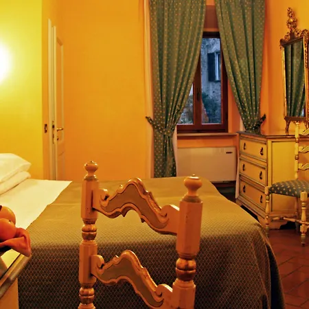 La Cisterna فندق