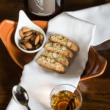 La Cisterna فندق