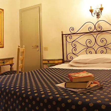 La Cisterna فندق سان جيمينيانو